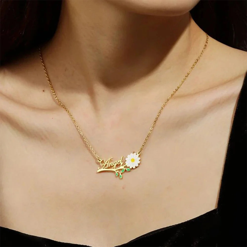 24K Gold Plated Persnalize Daisy Enamel Flower With Name Necklace